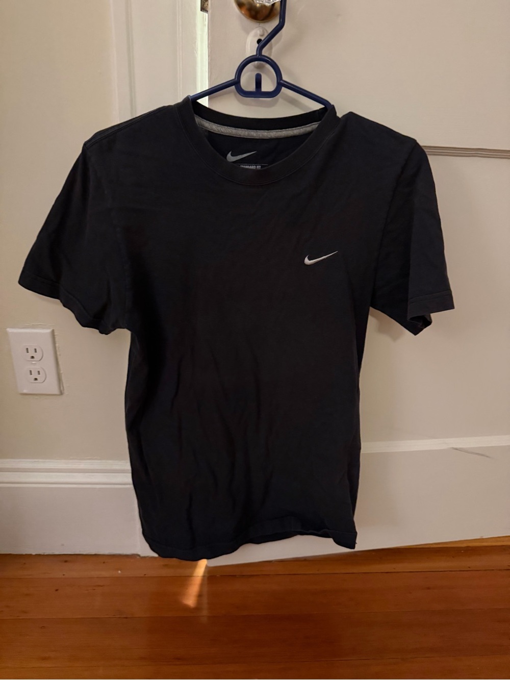 Nike Black Short-Sleeve Crew Tee with White Swoosh Size Small